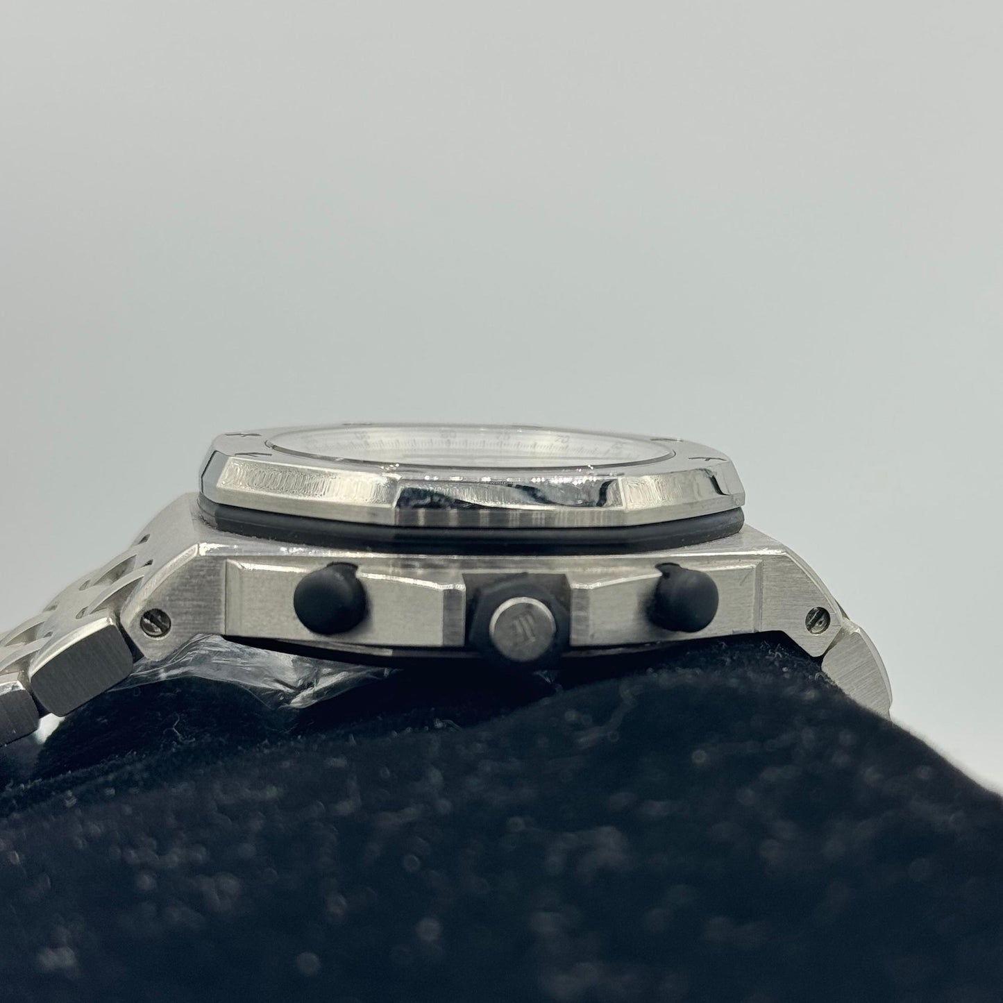 Audemars Piguet Royal Oak Offshore White Dial 26020ST.OO.D001IN.02.A