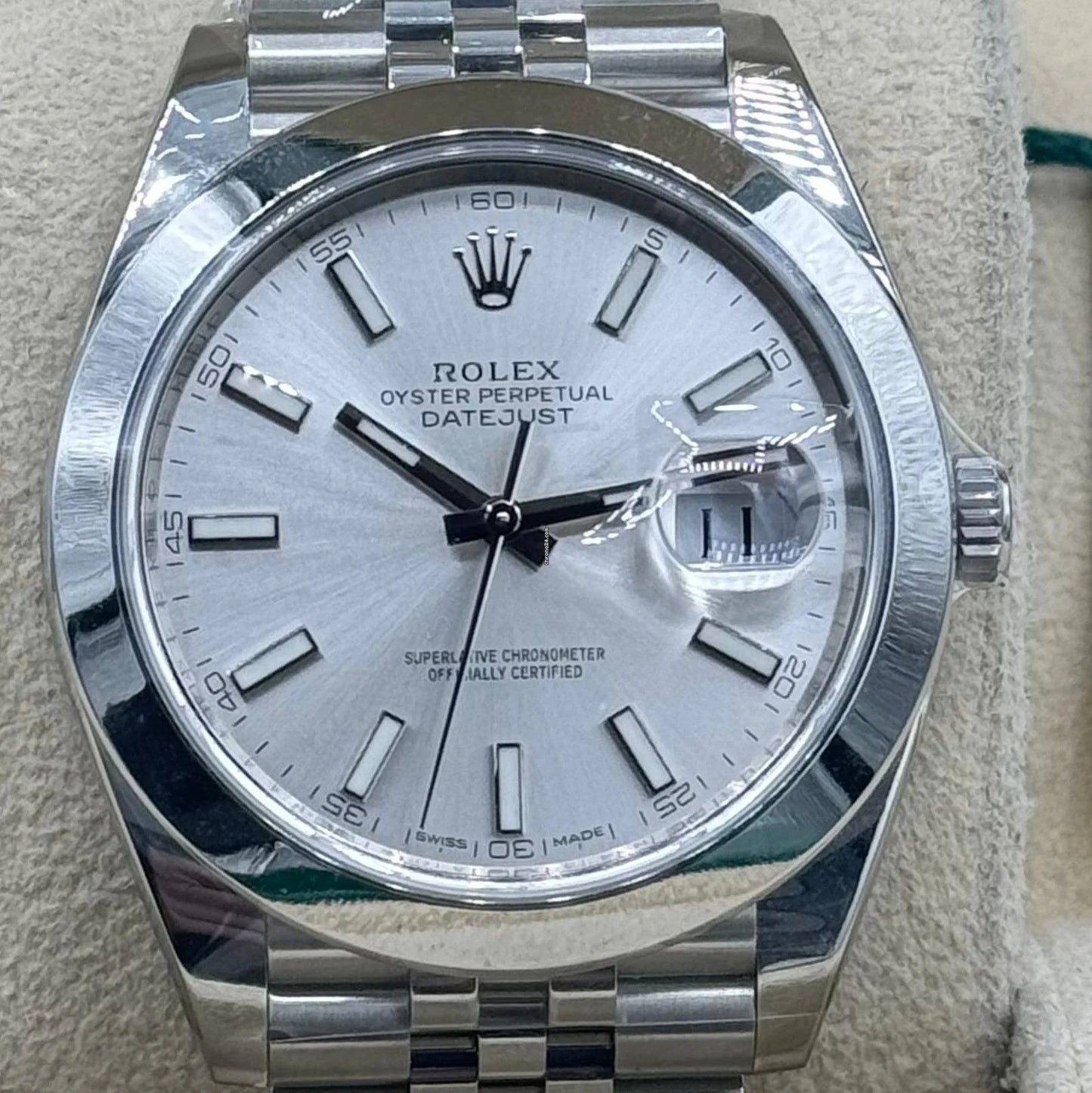 Rolex Steel Datejust 41 Watch - Smooth Bezel - Silver Index Dial - Jubilee Bracelet - 126300 sij