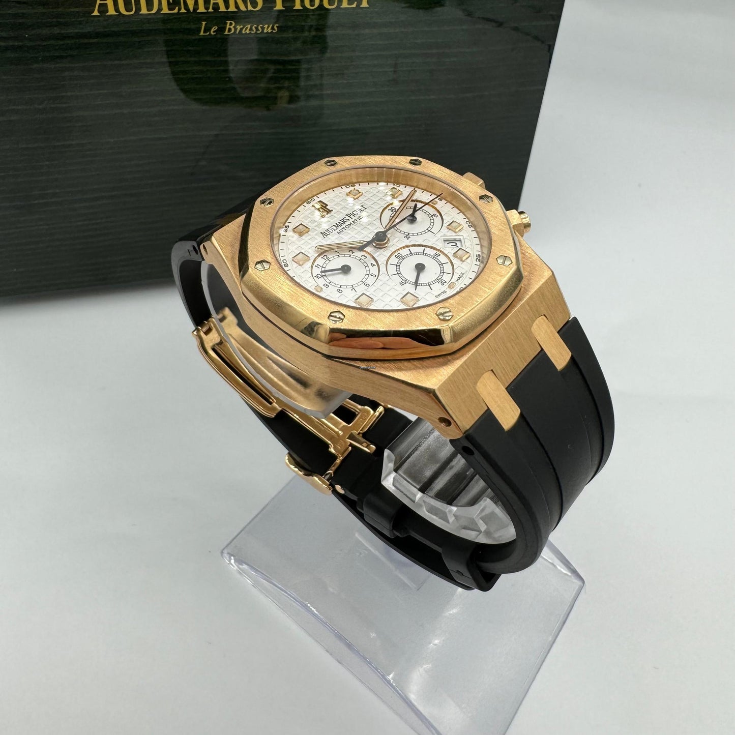 Audemars Piguet Royal Oak Chronograph 39mm Silver Toned Dial 26022OR.OO.1220OR.02