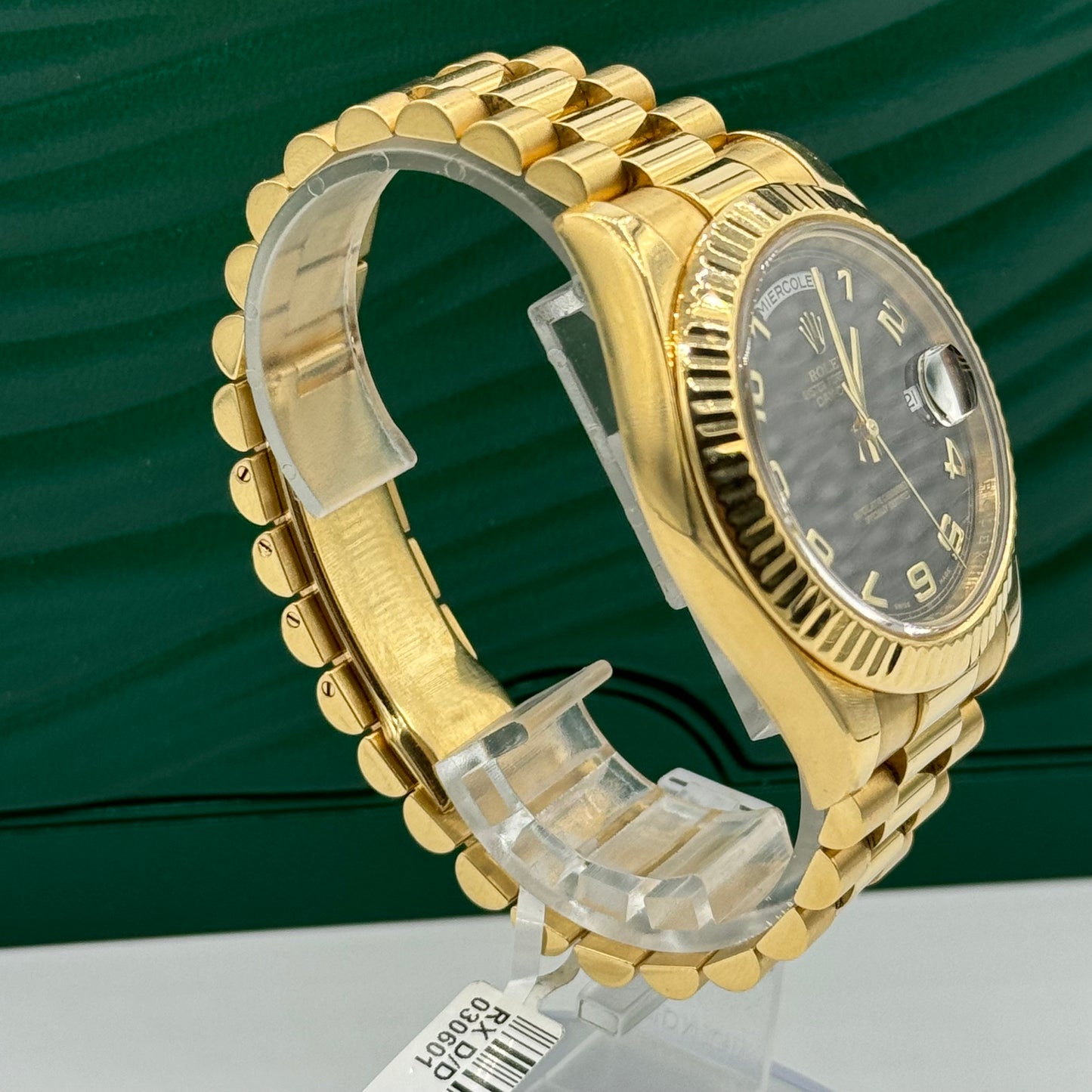 Yellow Gold Day-Date 41 - Black Wave Dial - Fluted Bezel - Presidential Bracelet