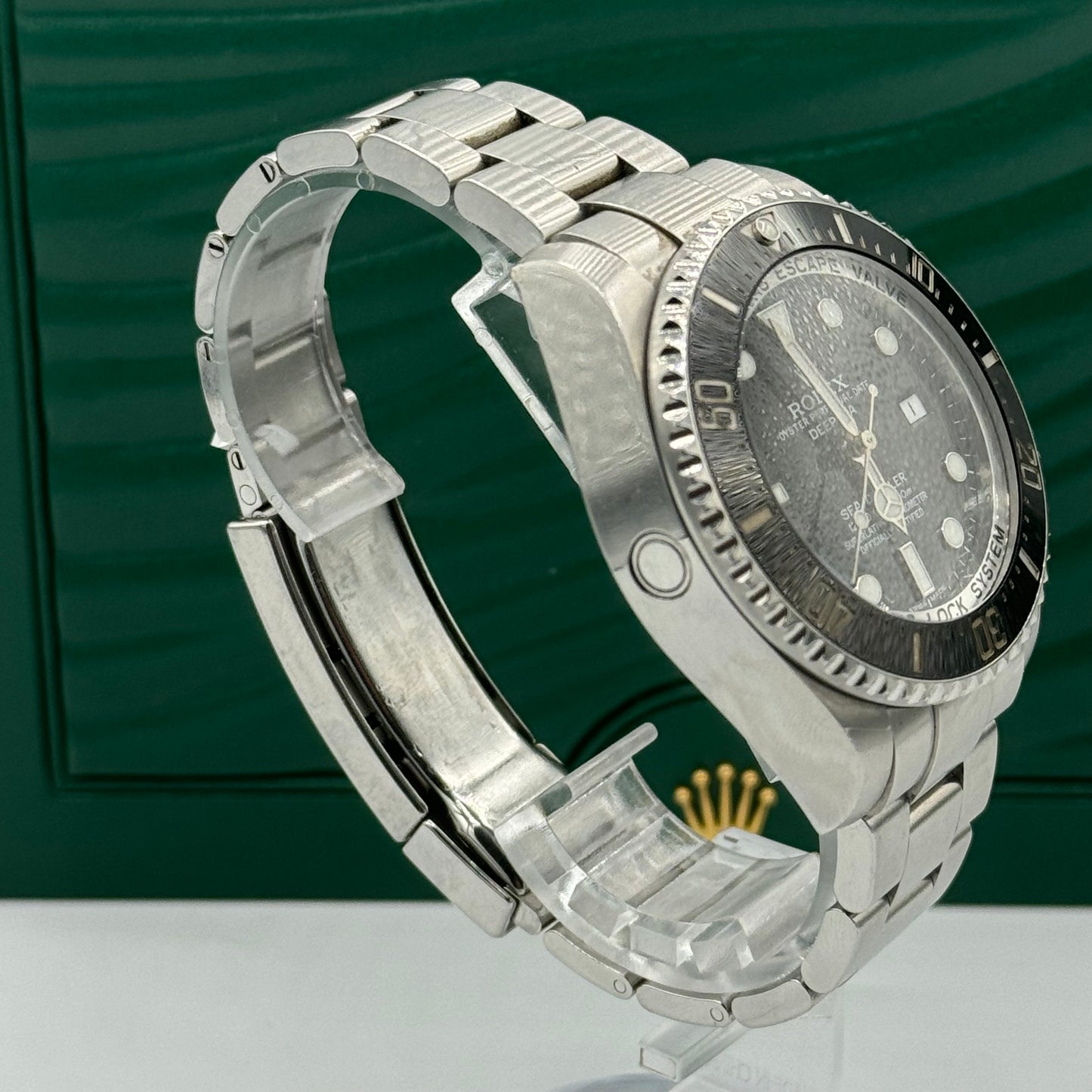 Rolex Sea-Dweller 44mm 2013 - Black Ceramic Bezel - Stainless Steel Oyster Bracelet - Black Dial