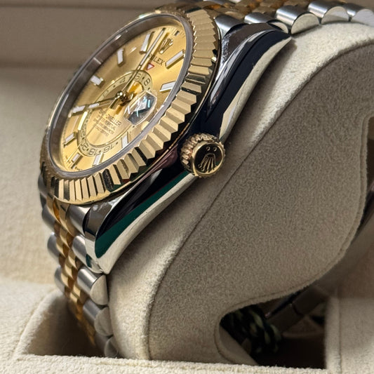 Rolex Yellow Rolesor Sky-Dweller Watch - Fluted Ring Command Bezel - Champagne Index Dial - Oyster Bracelet - 336933 chio