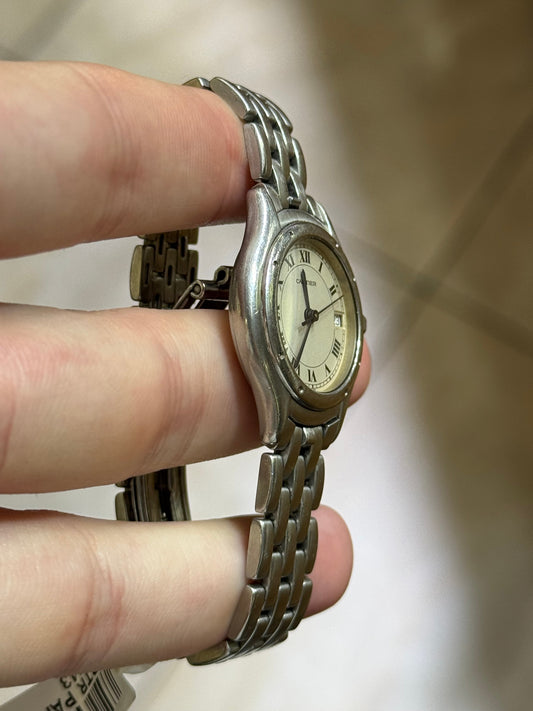 Cartier Cougar 987904 33mm White Dial With Stainless Steel Bracelet