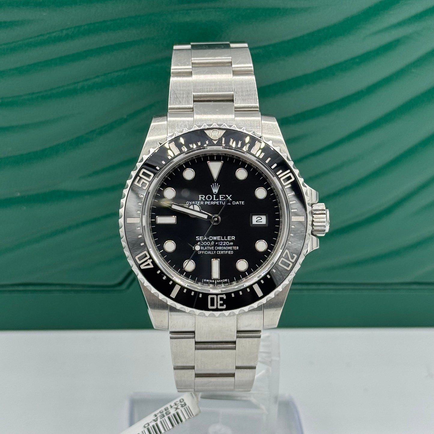 Rolex Sea-Dweller 116600 40MM With Black Ceramic Bezel And Stainless Steel Oyster Bracelet