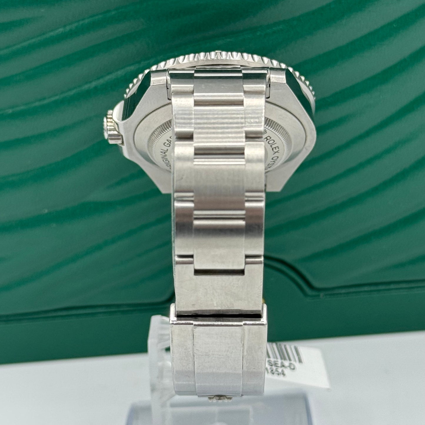 Rolex Sea-Dweller 116600 40MM With Black Ceramic Bezel And Stainless Steel Oyster Bracelet