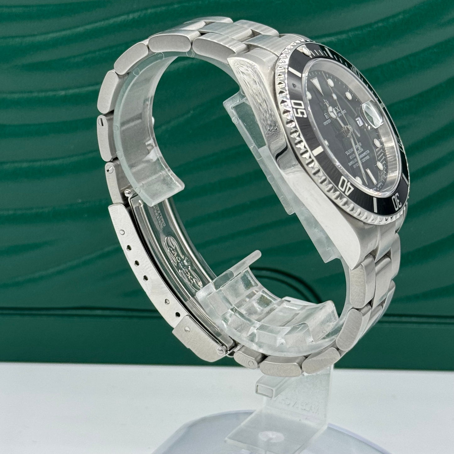 Rolex Submariner Date 16610 40MM Black Dial With Stainless Steel Oyster Bracelet